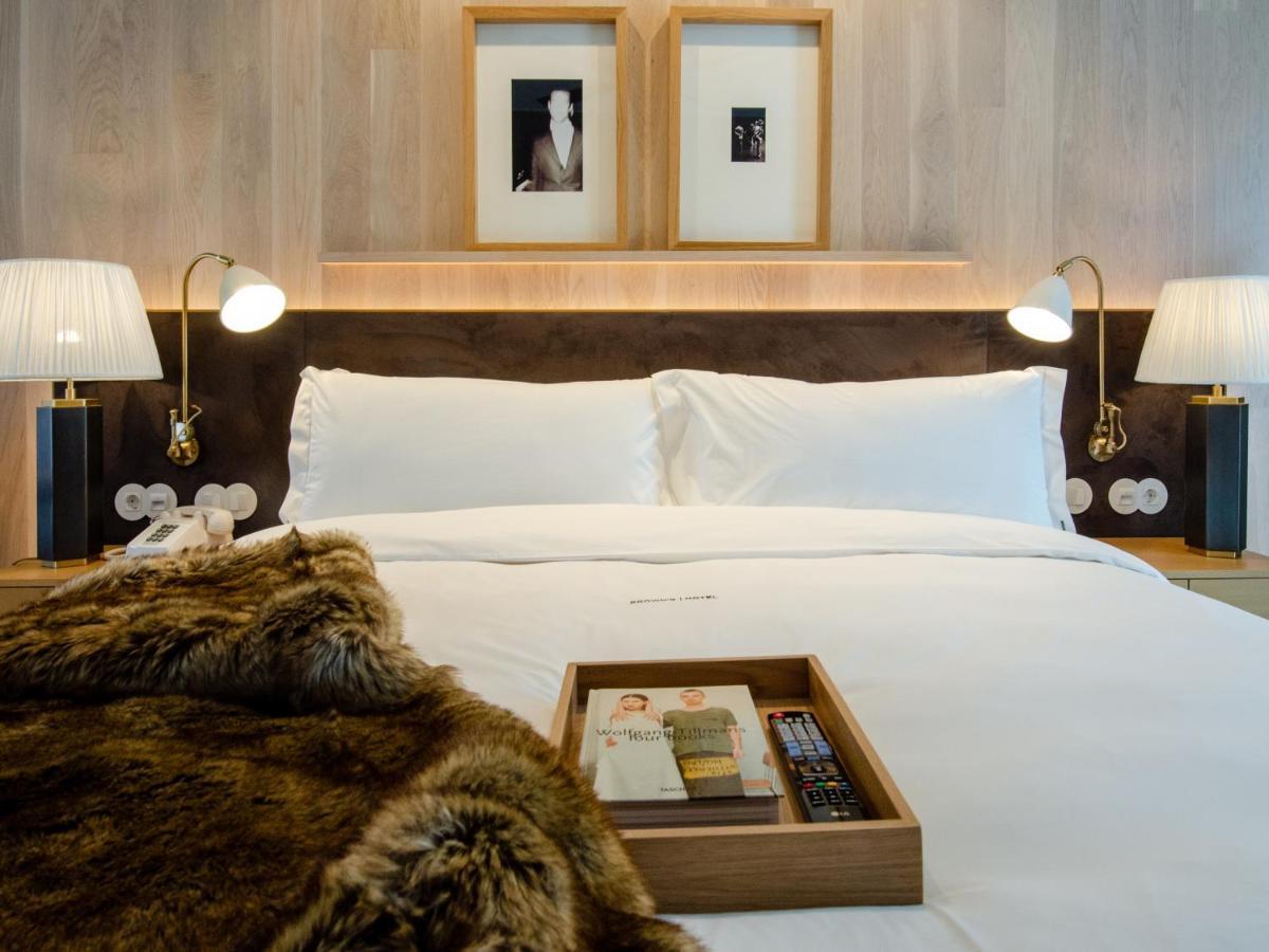 Browns Avenue Hotel Lisboa Dış mekan fotoğraf A bedroom at The Standard East Village