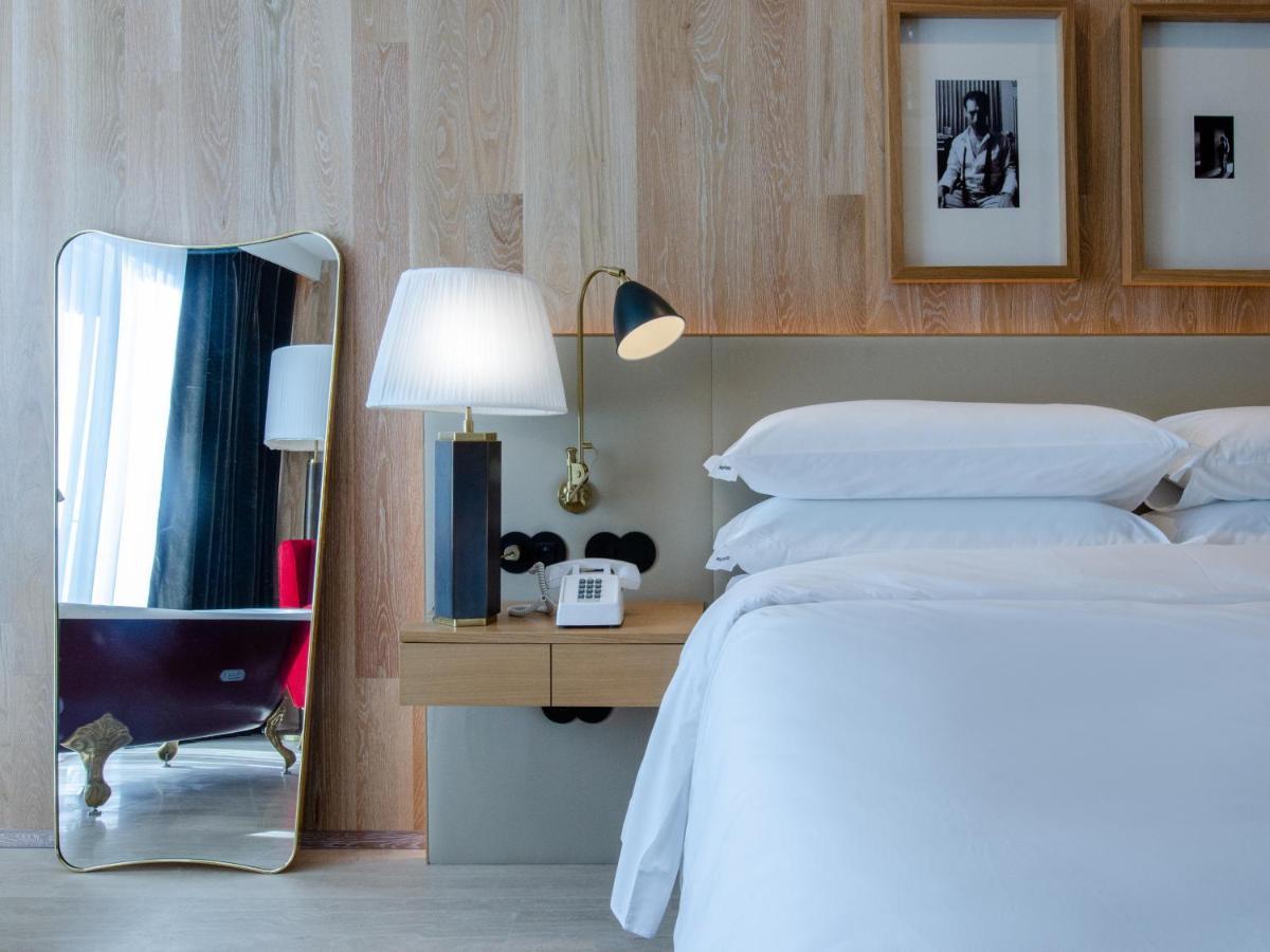 Browns Avenue Hotel Lisboa Dış mekan fotoğraf A bedroom at the Standard East Village
