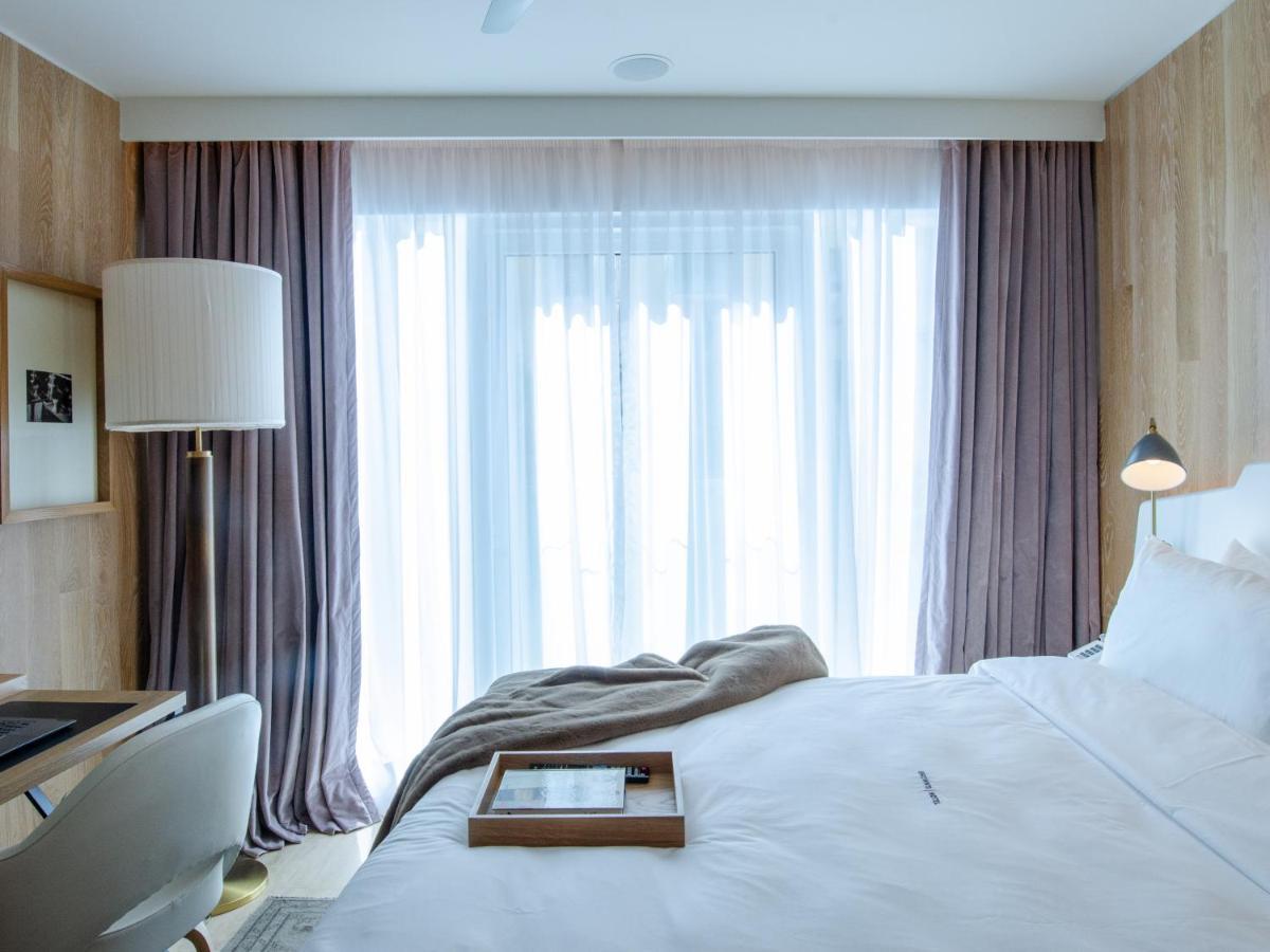Browns Avenue Hotel Lisboa Dış mekan fotoğraf A bedroom at the hotel