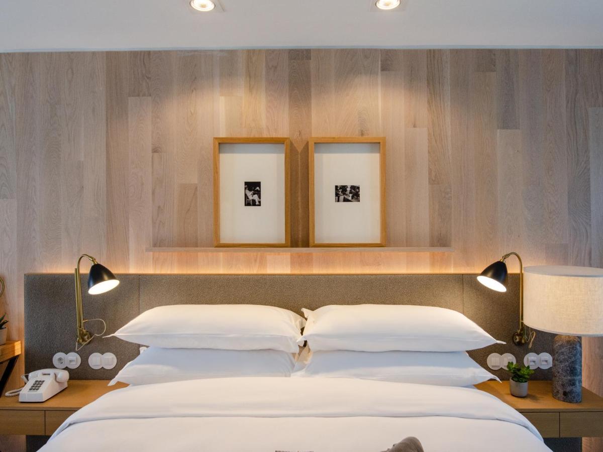 Browns Avenue Hotel Lisboa Dış mekan fotoğraf A bedroom at The Edition