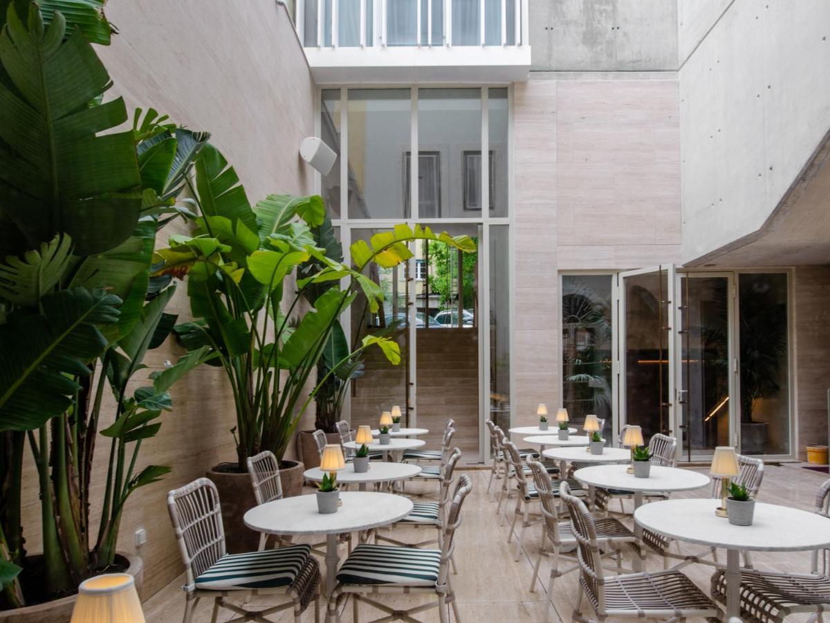 Browns Avenue Hotel Lisboa Dış mekan fotoğraf The Café at the National Portrait Gallery