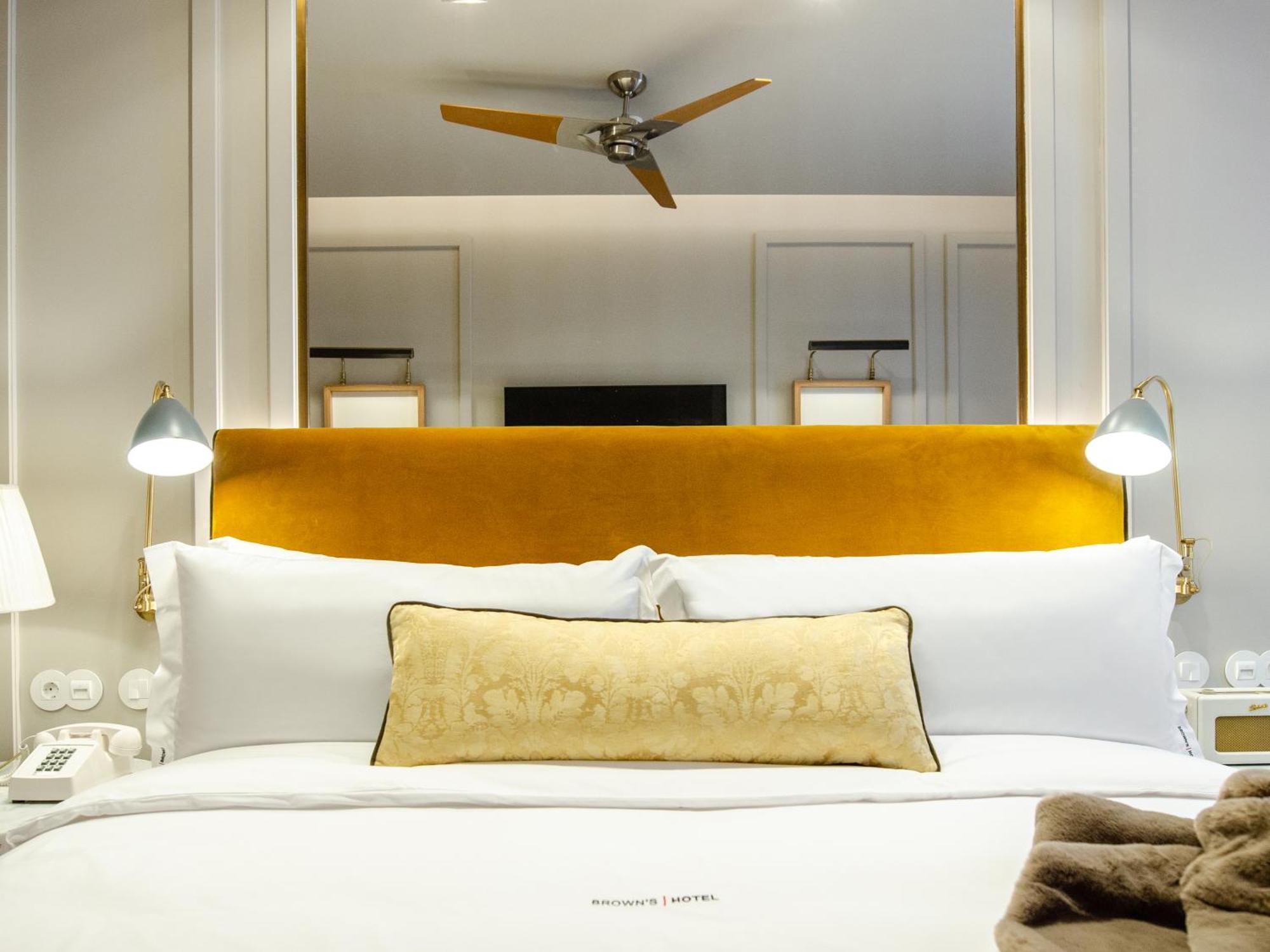 Browns Avenue Hotel Lisboa Dış mekan fotoğraf A bedroom at the hotel